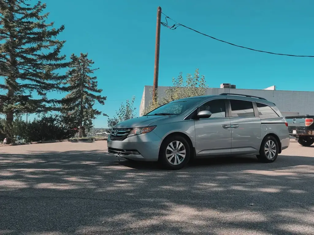 Honda Odyssey 2016 photo 2