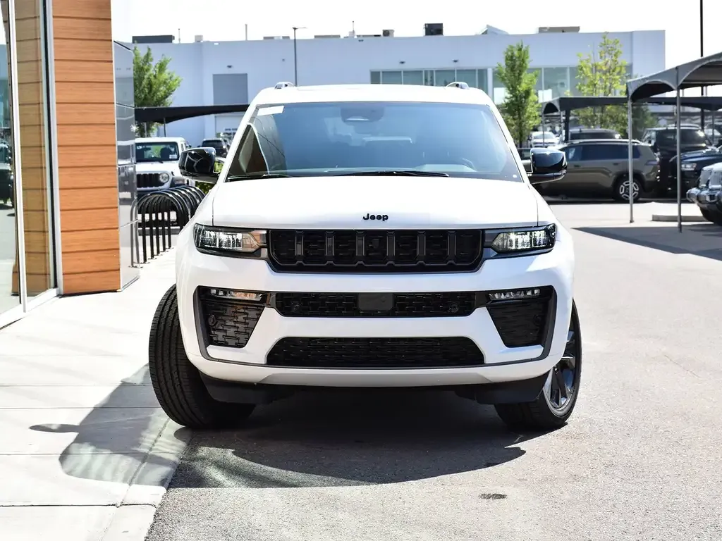 Jeep Grand Cherokee 2026 photo 2
