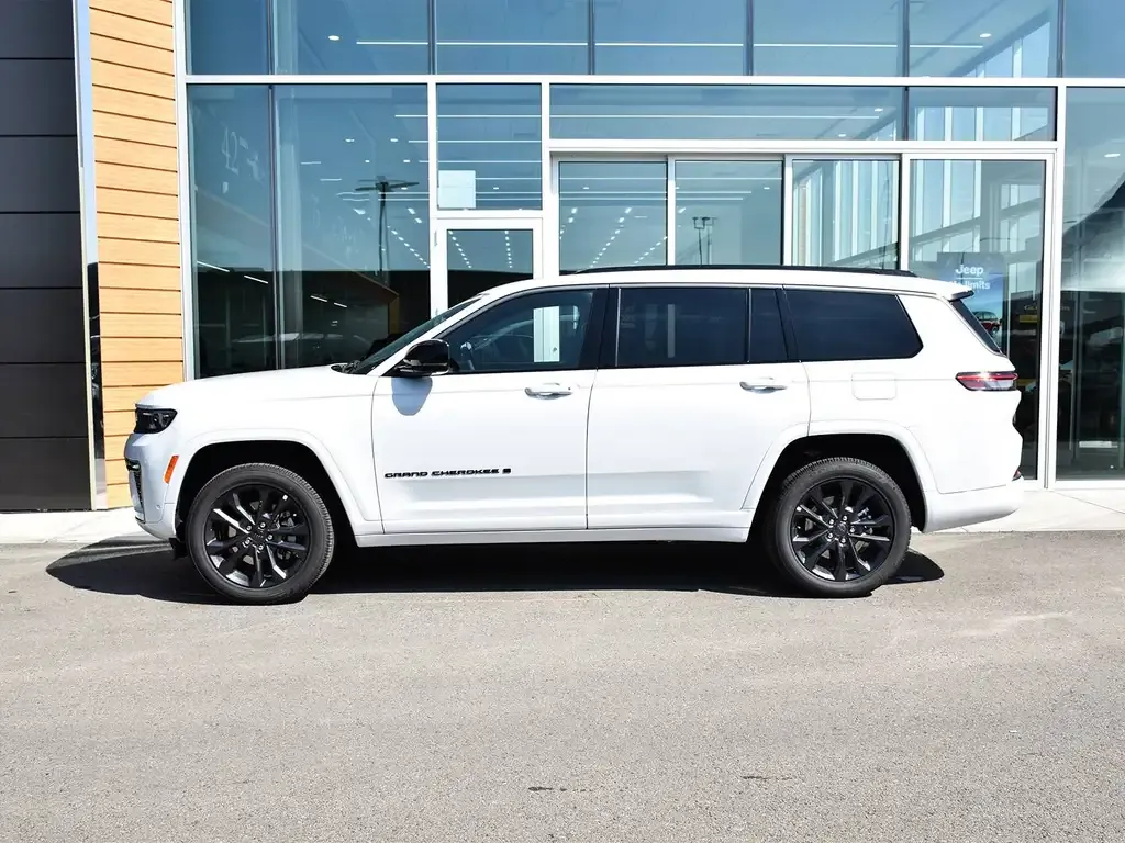 Jeep Grand Cherokee 2026 photo 3