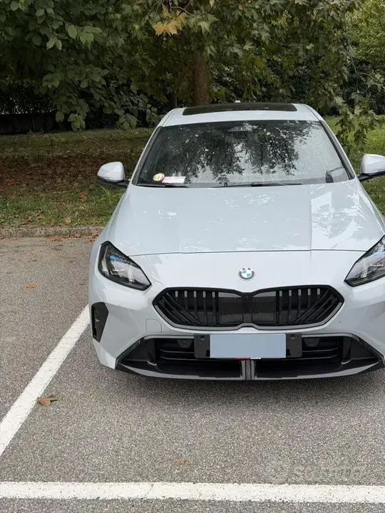 BMW 120I 2025 photo 2