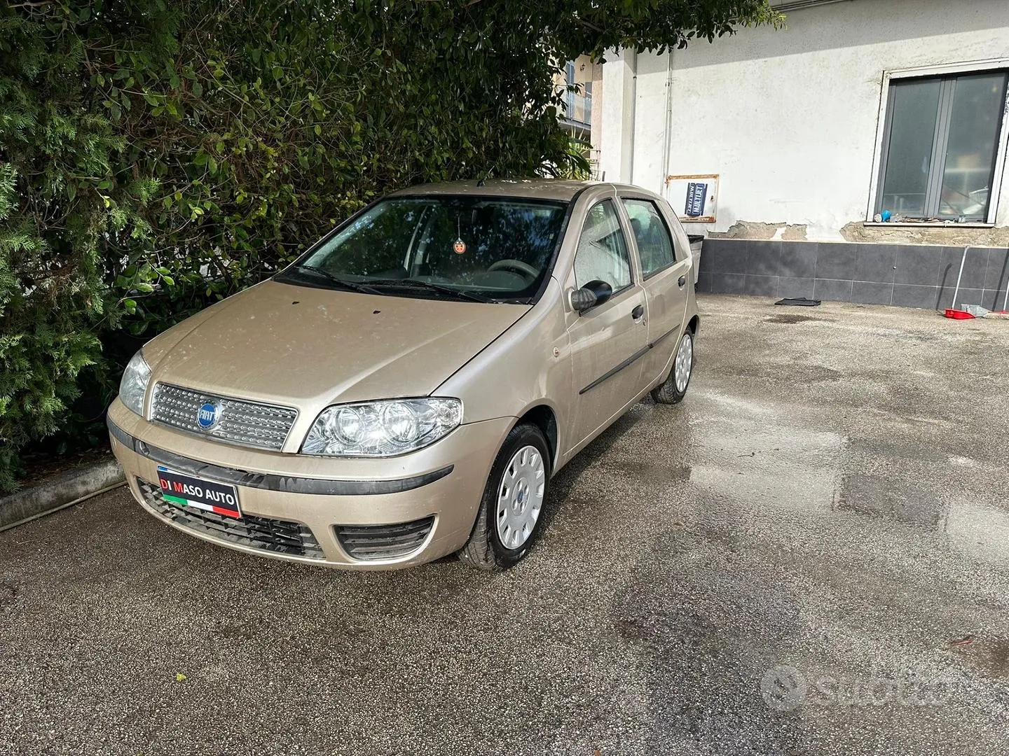 Fiat Punto 2009 photo 2