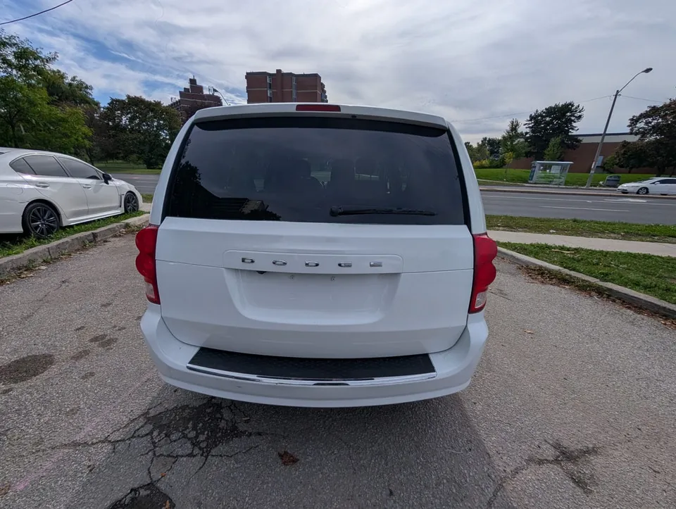 Dodge Grand Caravan 2014 photo 3