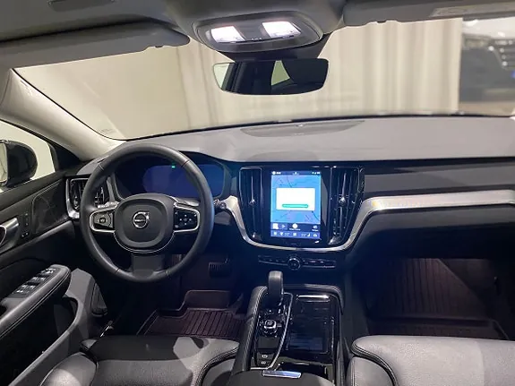 Volvo V60 2025 photo 2