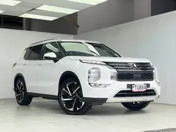 Mitsubishi Outlander 2023 photo 2