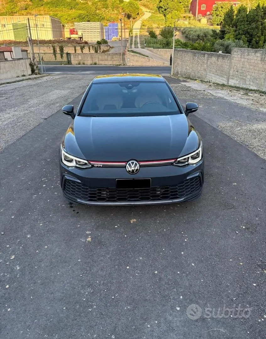Volkswagen Golf 2023 photo 2