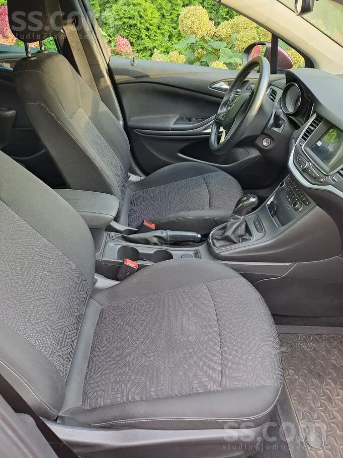 Opel Astra 2018 photo 3