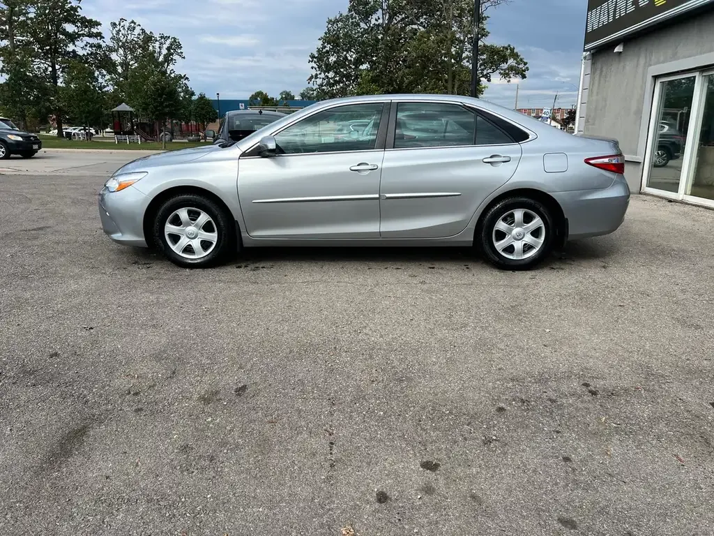 Toyota Camry 2016 photo 2