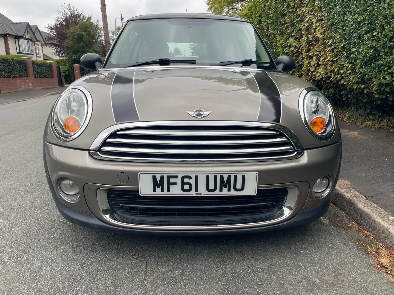 Mini Hatch 2011 photo 2