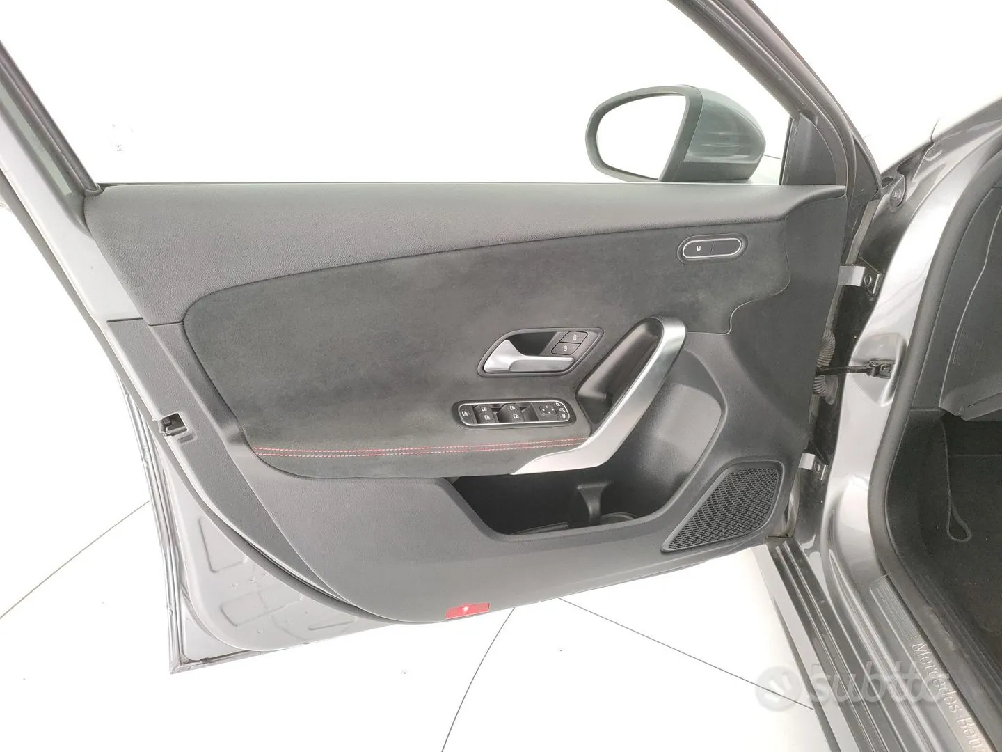 Mercedes-Benz A 180 2023 photo 5