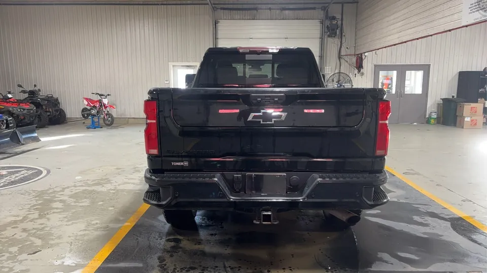 Chevrolet Silverado 2500Hd 2024 photo 3