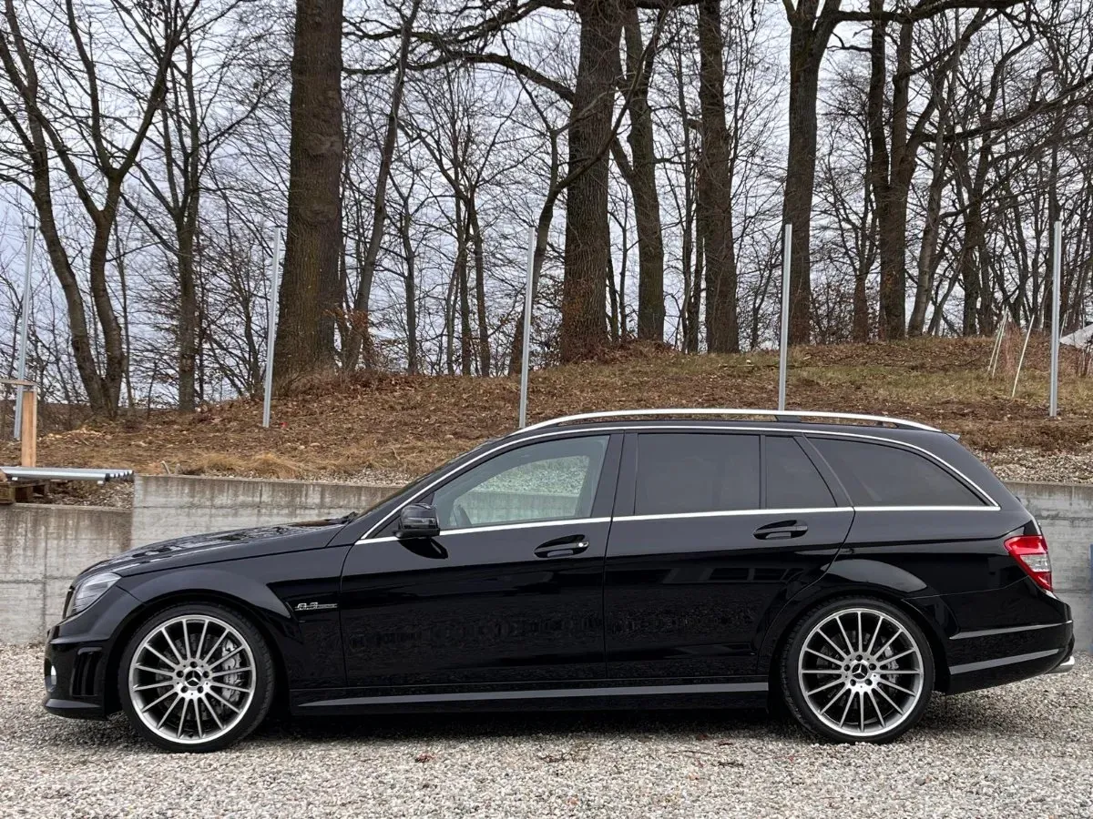 Mercedes-Benz C-Class 2010 photo 2