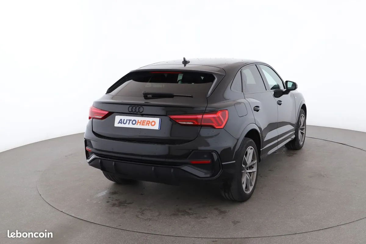 Audi Q3 2021 photo 3