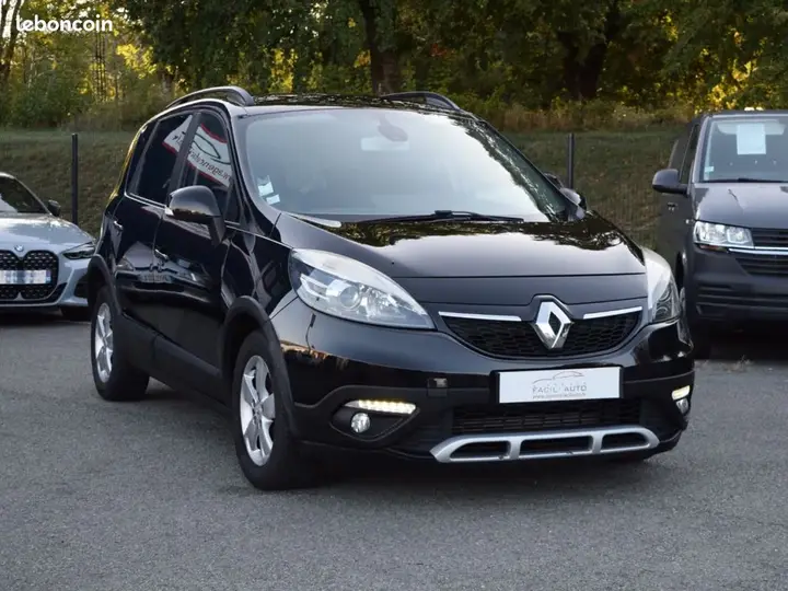 Renault Scenic 2013 photo 2