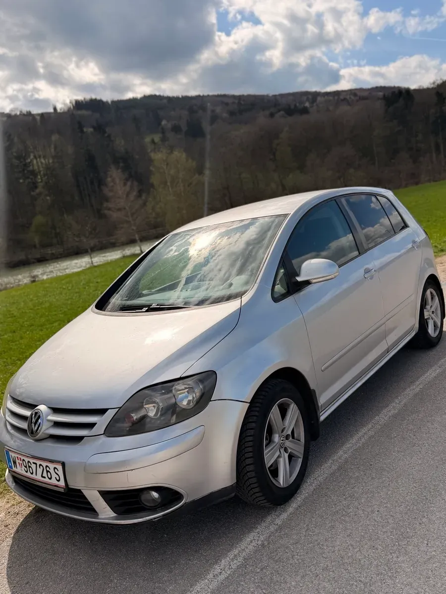 Volkswagen Golf 2005 photo 2