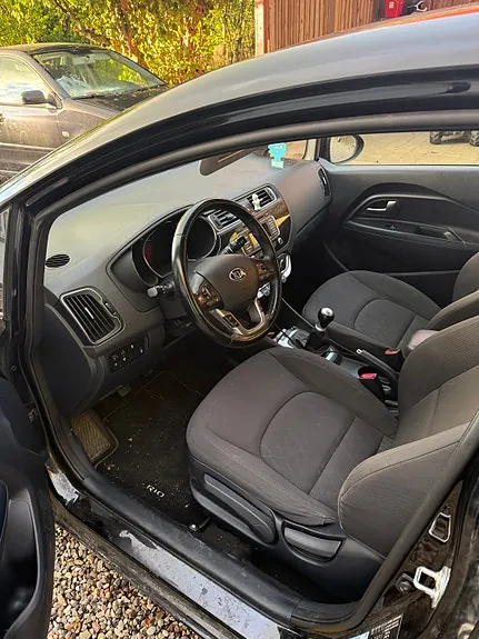 Kia Rio 2015 photo 2