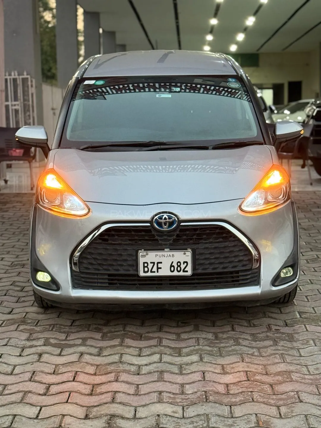 Toyota Sienta