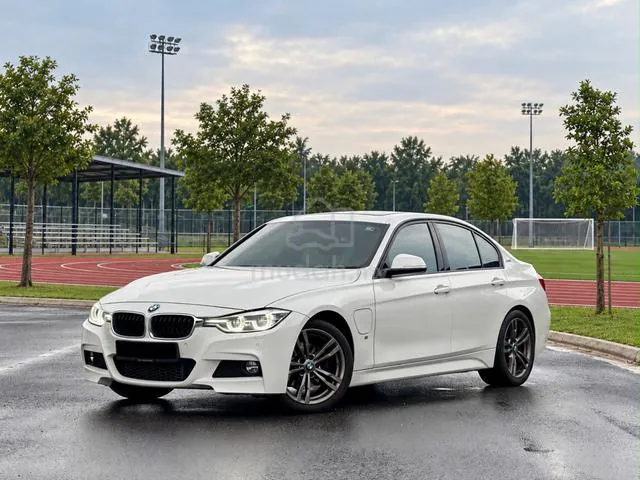 BMW 330E