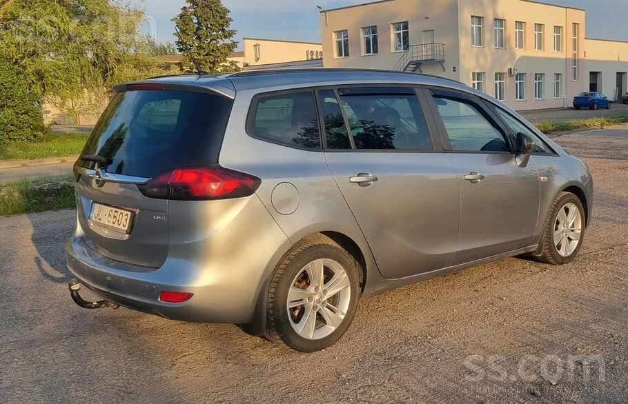 Opel Zafira 2013 photo 2