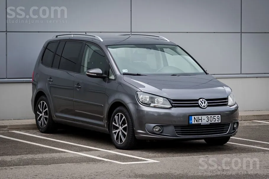 Volkswagen Touran 2011 photo 3