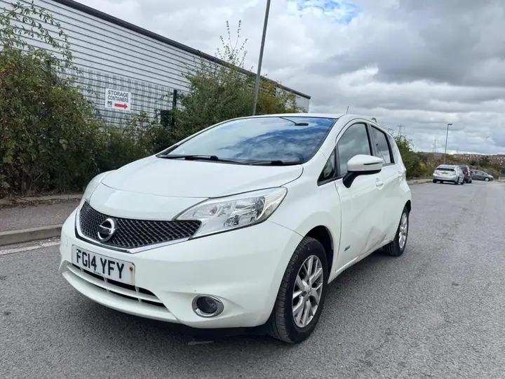 Nissan Note 2014 photo 3