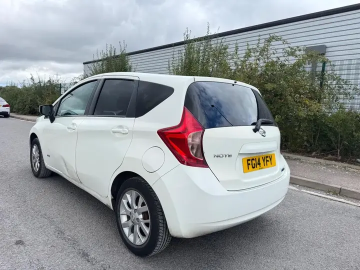 Nissan Note 2014 photo 4