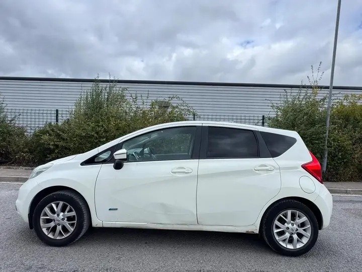 Nissan Note 2014 photo 5