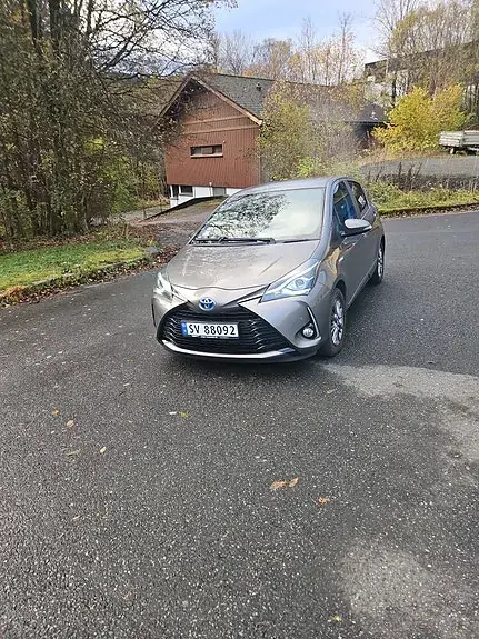 Toyota Yaris 2018 photo 2
