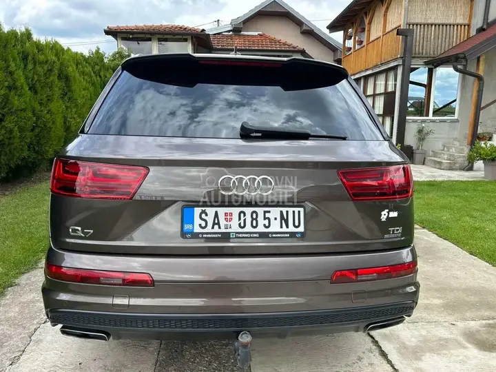 Audi Q7 2015 photo 5