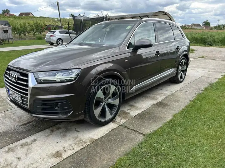 Audi Q7 2015 photo 4