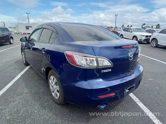 Mazda Axela 2011 photo 3