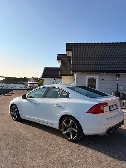 Volvo S60 2012 photo 4