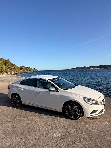 Volvo S60 2012 photo 2