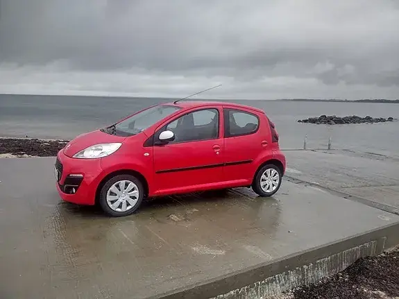 Peugeot 107 2012 photo 3