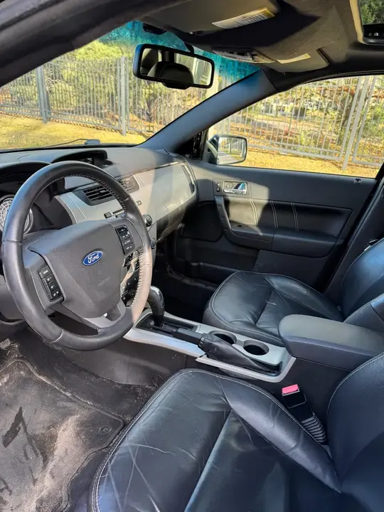 Ford Focus 2010 photo 5