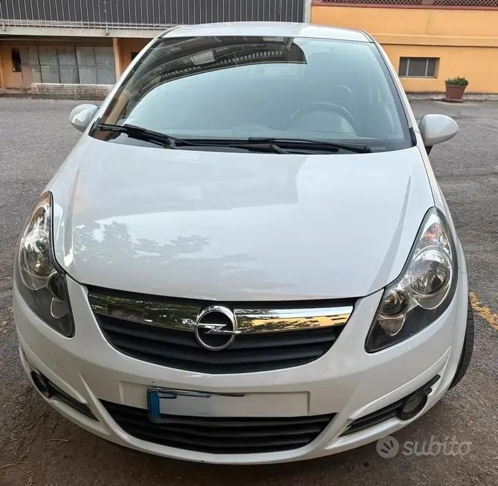Opel Corsa 2010 photo 3