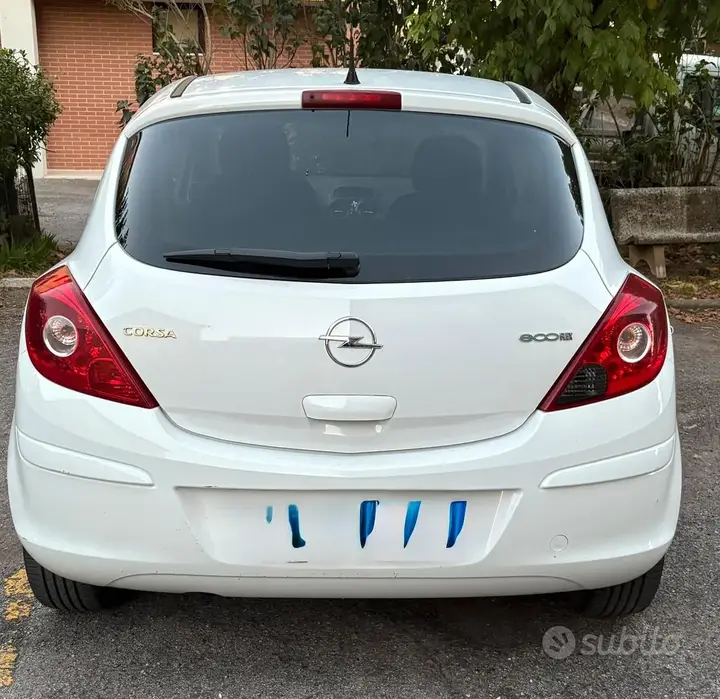 Opel Corsa 2010 photo 2
