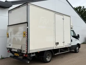 Iveco Daily 2023 photo 3