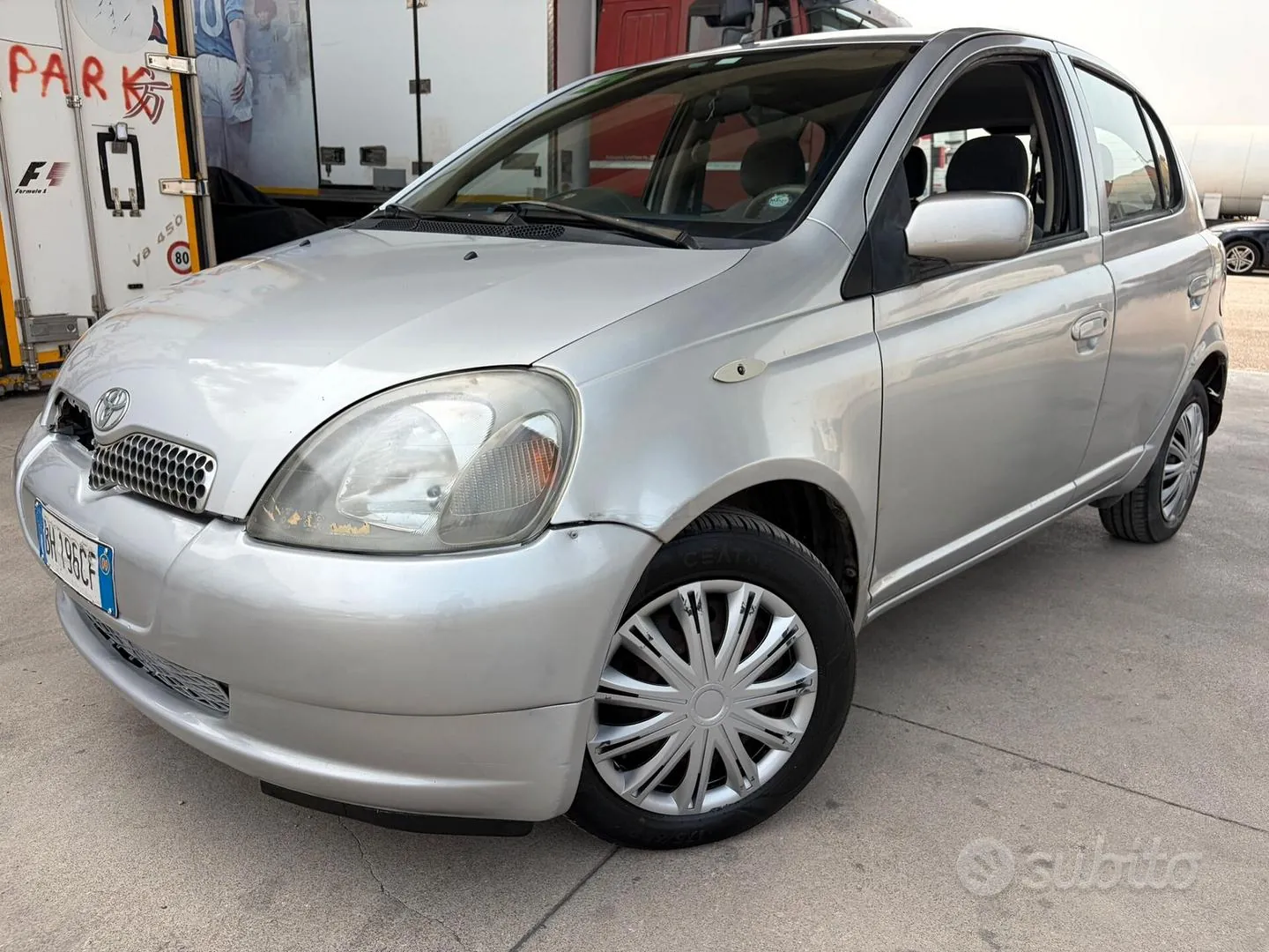 Toyota Yaris 2000 photo 3