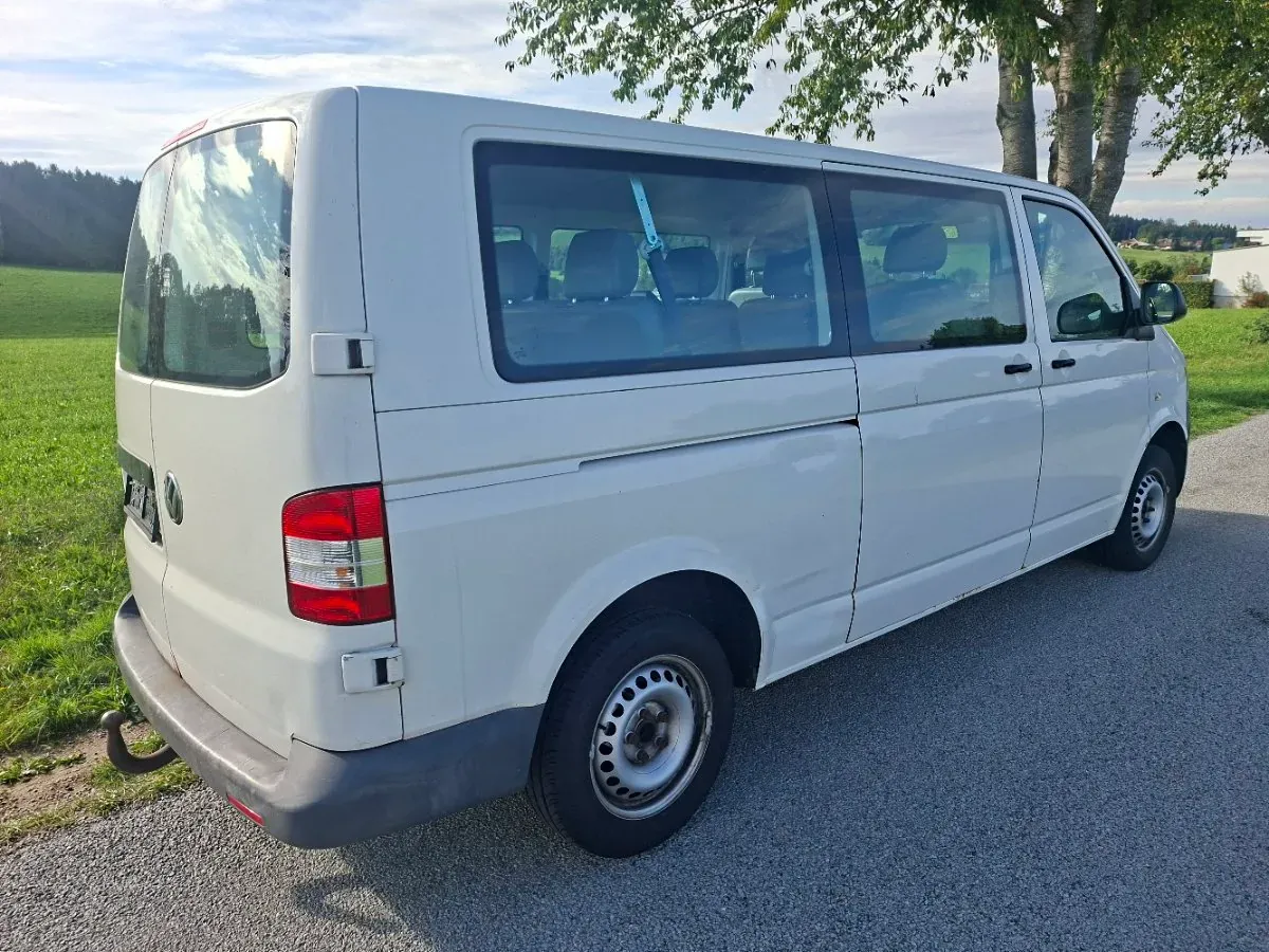Volkswagen T5 2012 photo 3