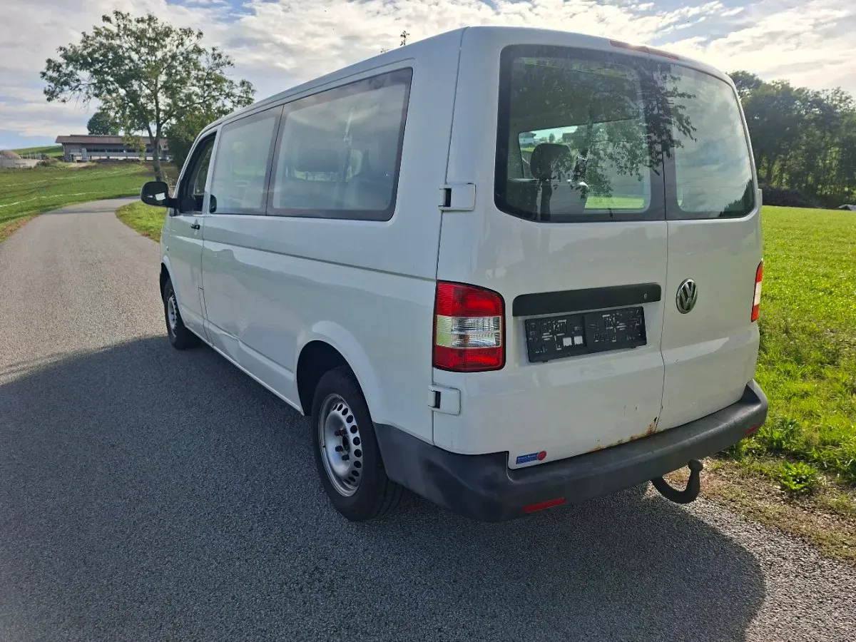 Volkswagen T5 2012 photo 2