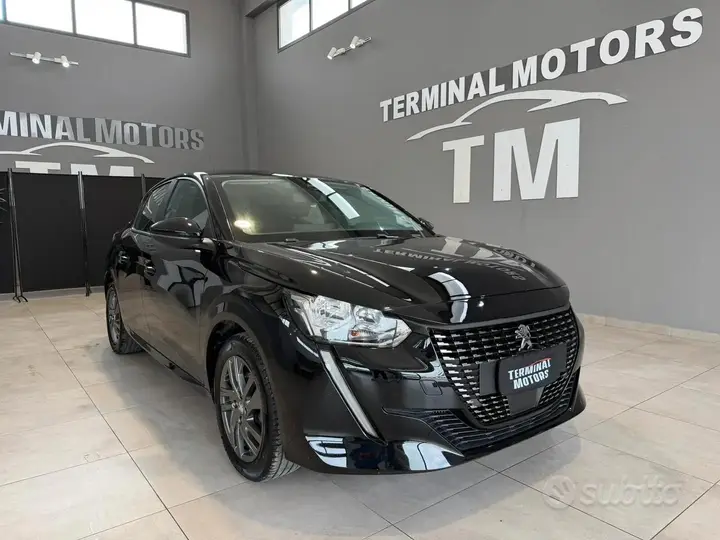 Peugeot 208 2023 photo 3