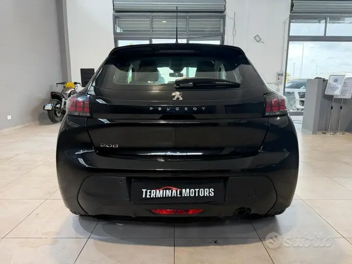 Peugeot 208 2023 photo 4