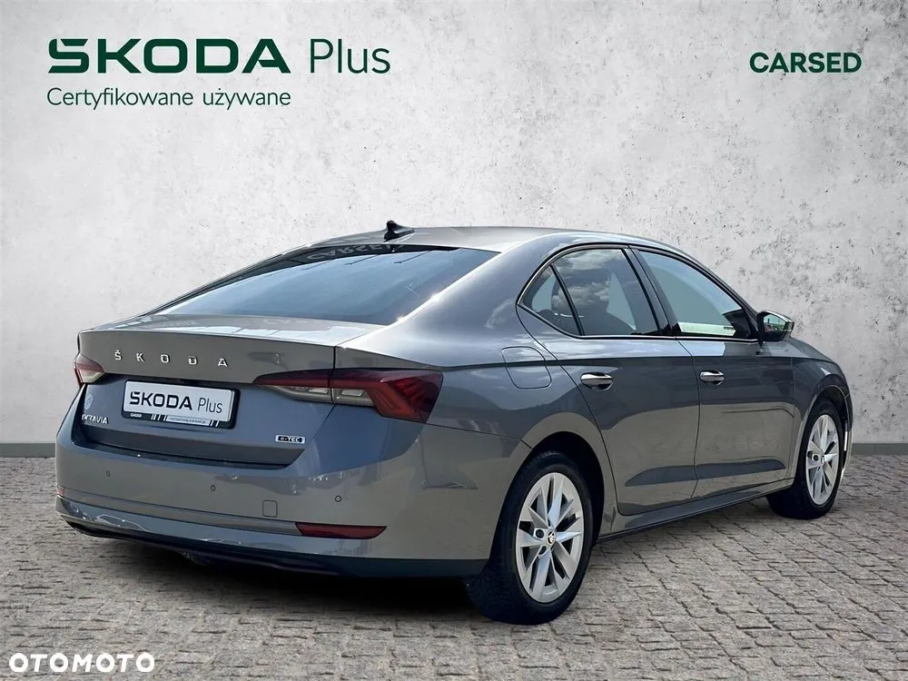Skoda Octavia 2024 photo 2