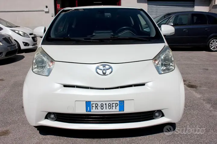 Toyota Iq 2010 photo 3