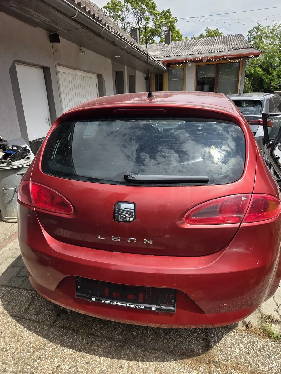 Seat Leon 2006 photo 2