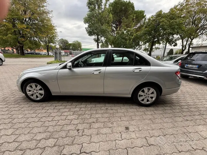 Mercedes-Benz C-Class 2011 photo 3