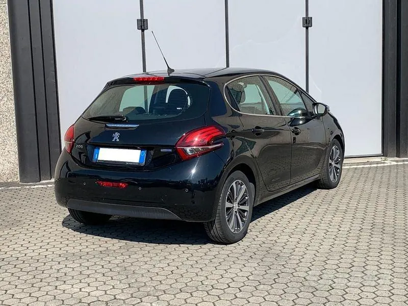 Peugeot 208 2016 photo 5