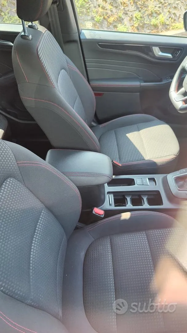 Ford Kuga 2021 photo 2