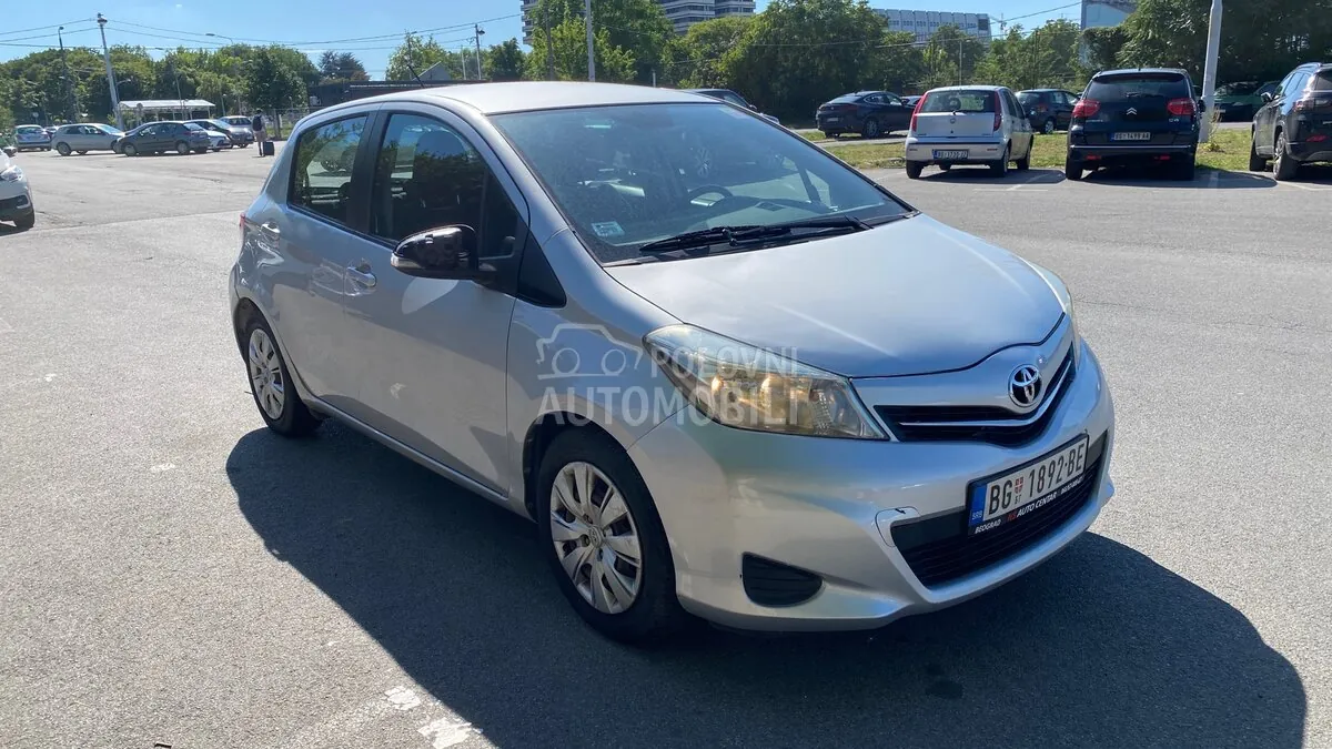 Toyota Yaris 2012 photo 2