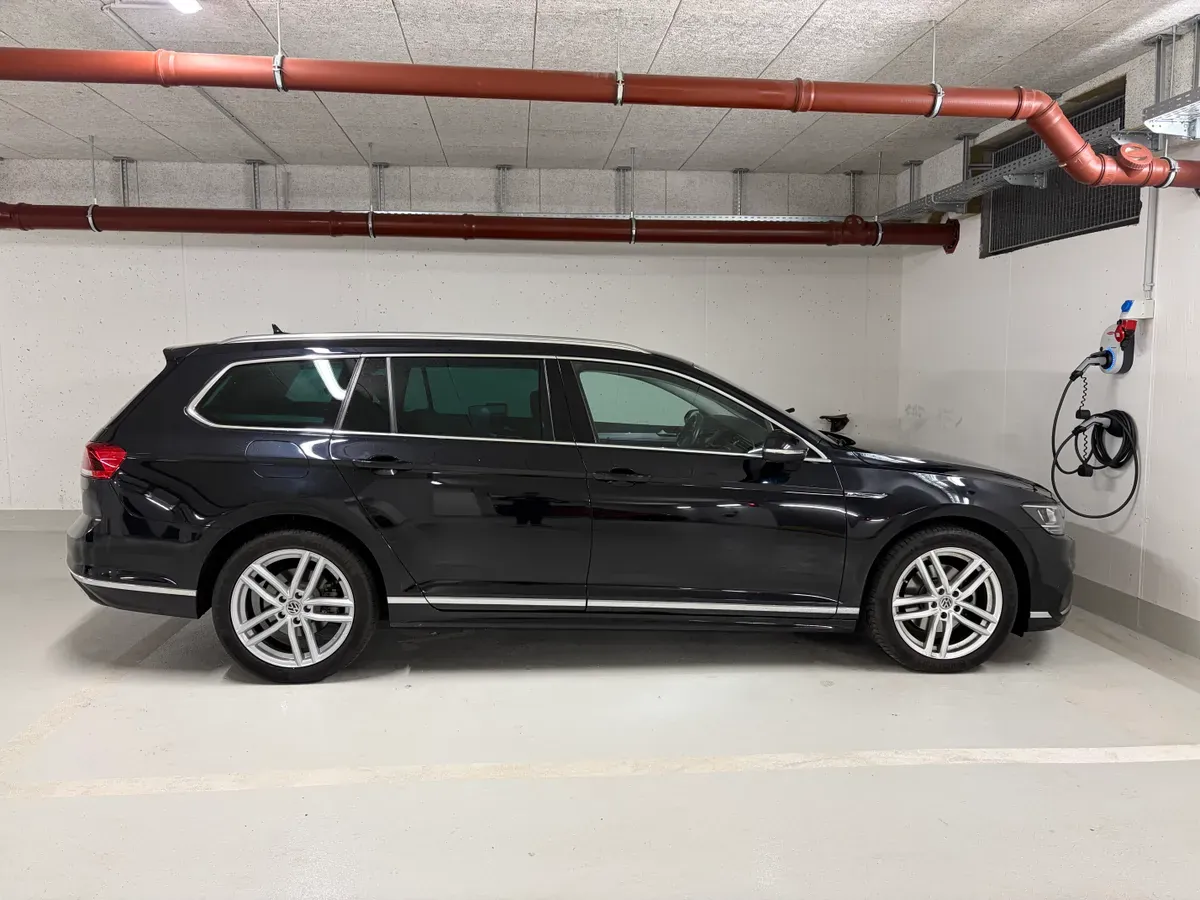 Volkswagen Passat 2020 photo 2